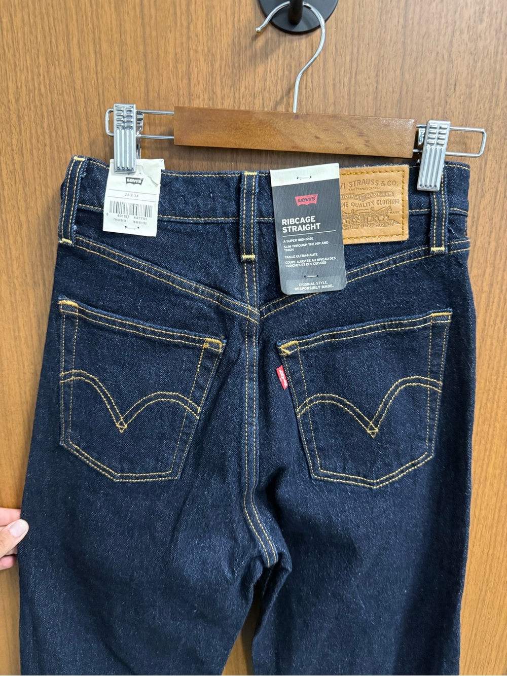 New 24 x 34 Levi's Ribcage Straight women’s  Jeans - Dark Blue